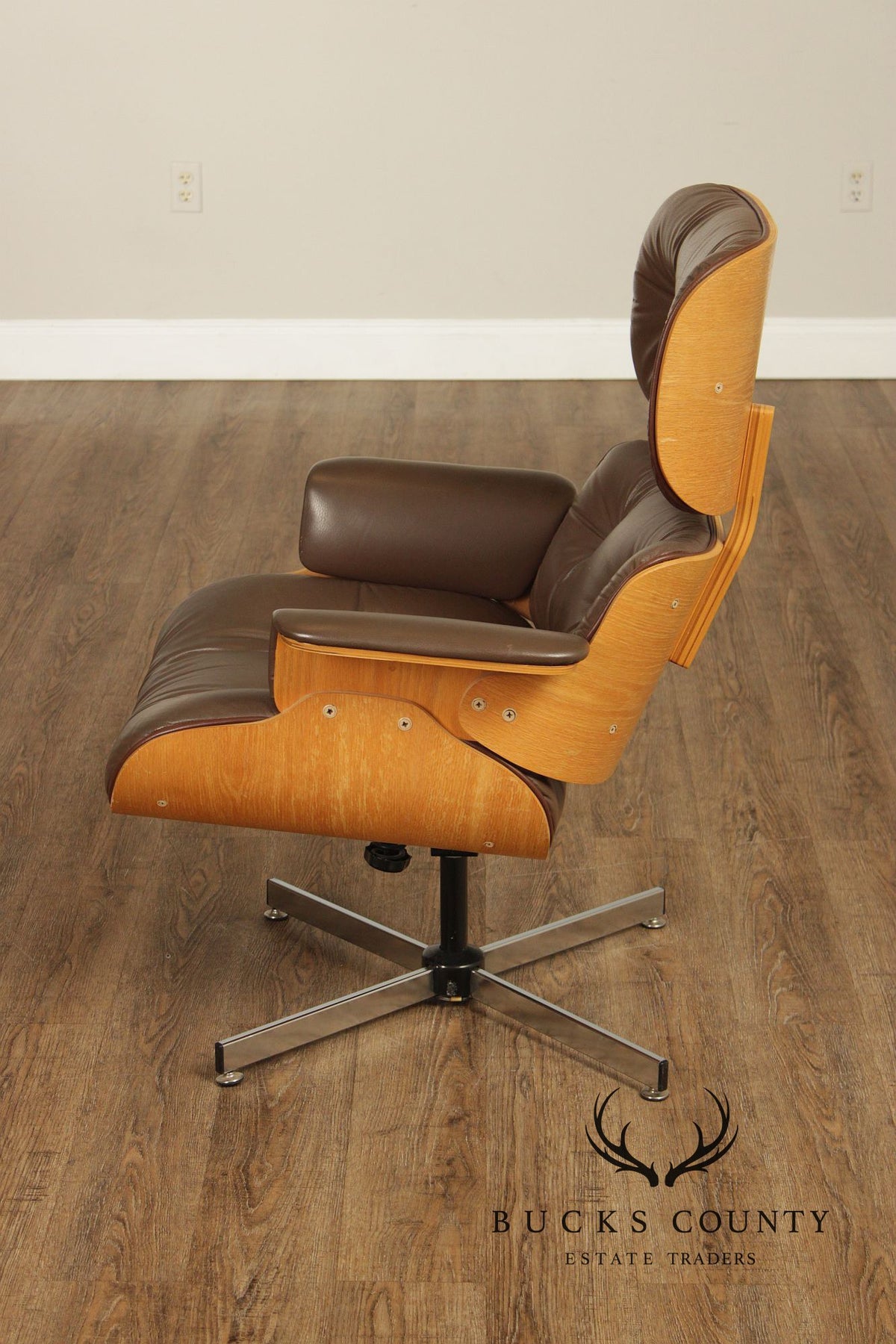 Eames Style Leather Swivel Chair with Ottoman