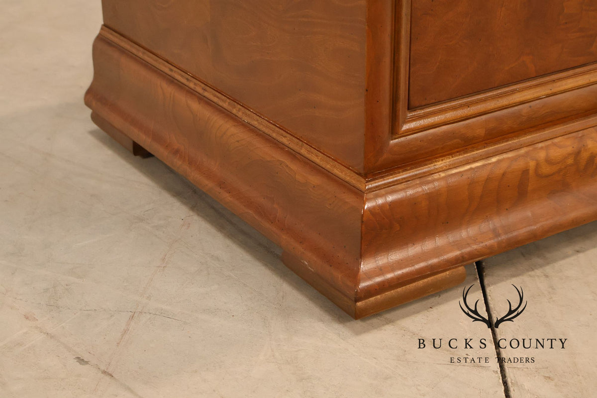 Henredon 'Charles X' Pair of Burlwood Nightstands