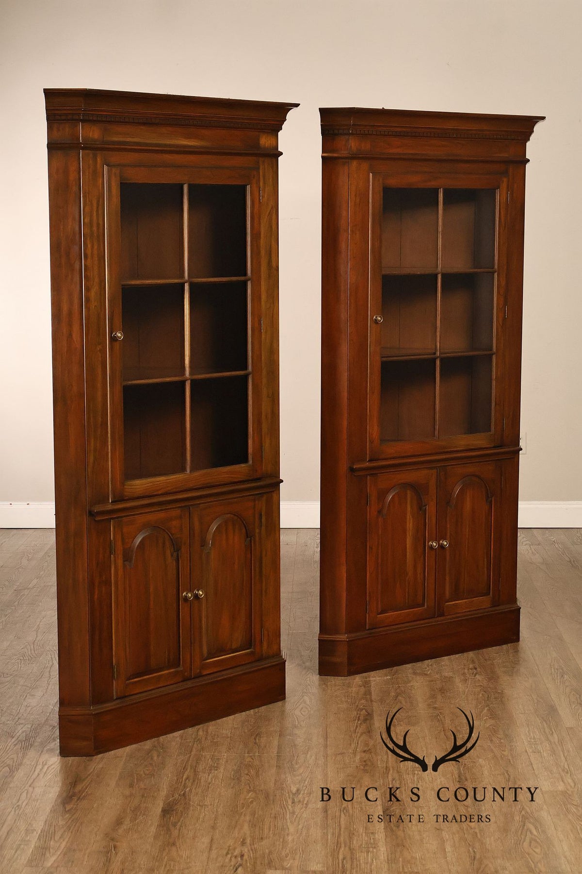 Pennsylvania House Georgian Pair of Lighted Corner Display Cabinets