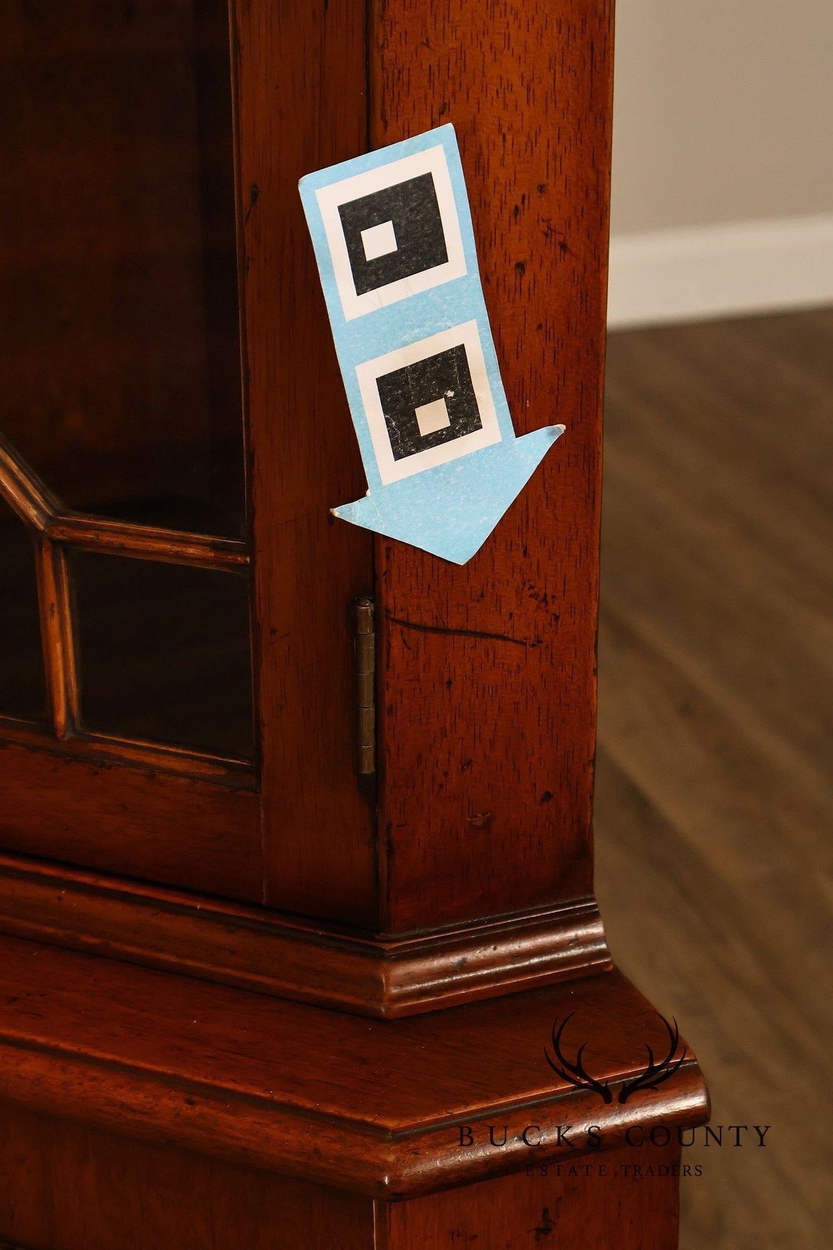 Georgian Style Narrow Mahogany Corner Cabinet With Geometric Glass Door