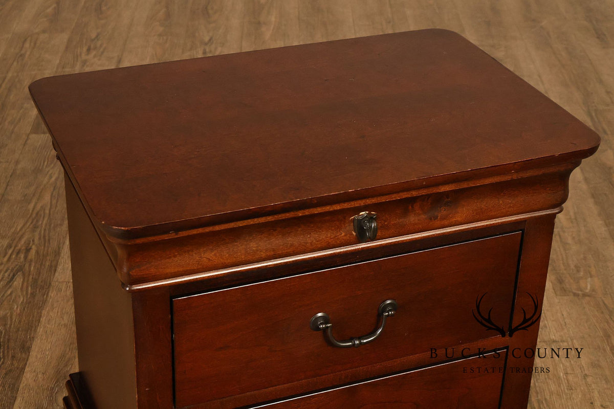 Broyhill Louis Philippe Style Pair Of Three-Drawer Nightstands