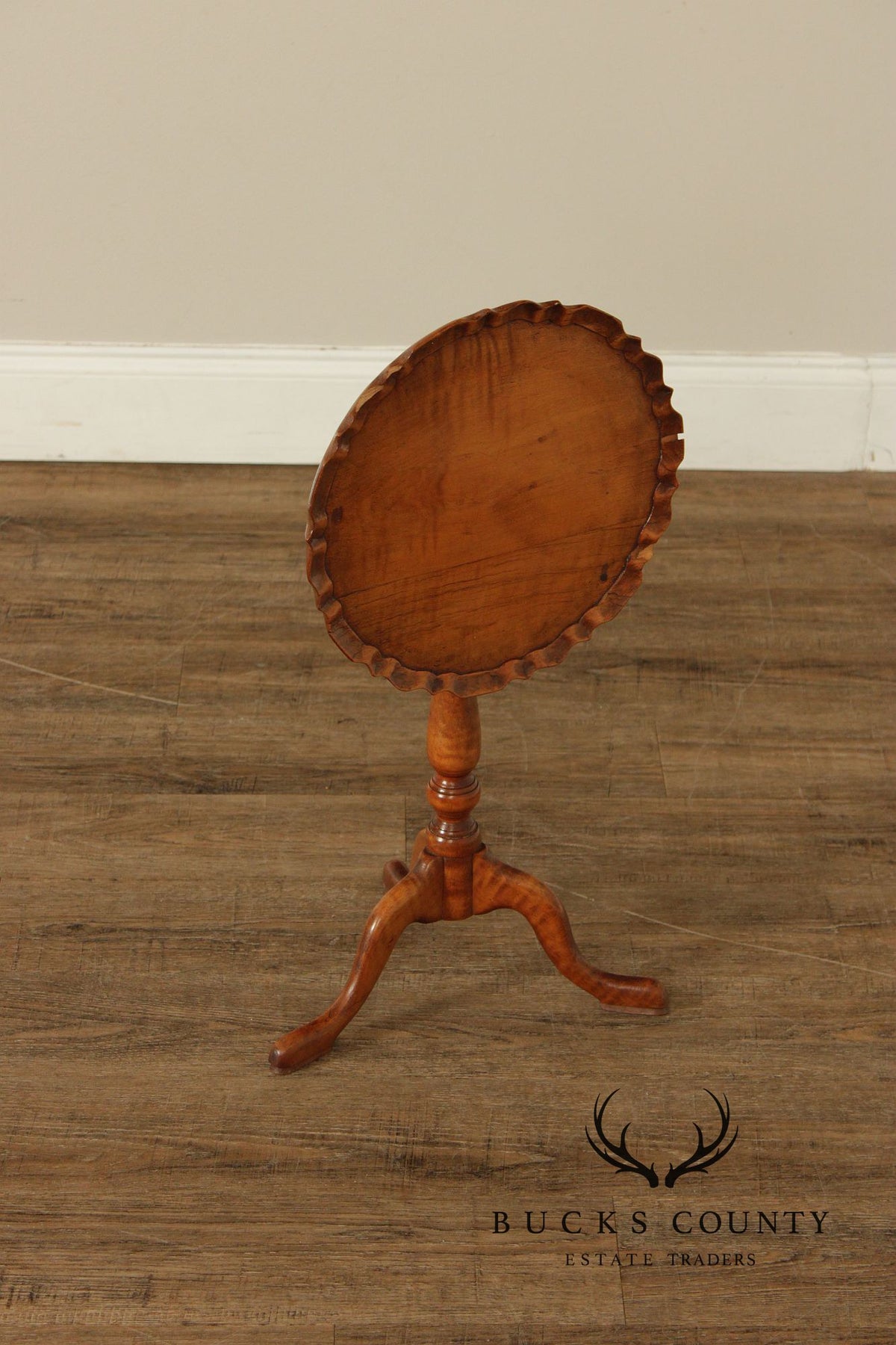 Queen Anne Style Tiger Maple Pie Crust Tilt Top Side Table