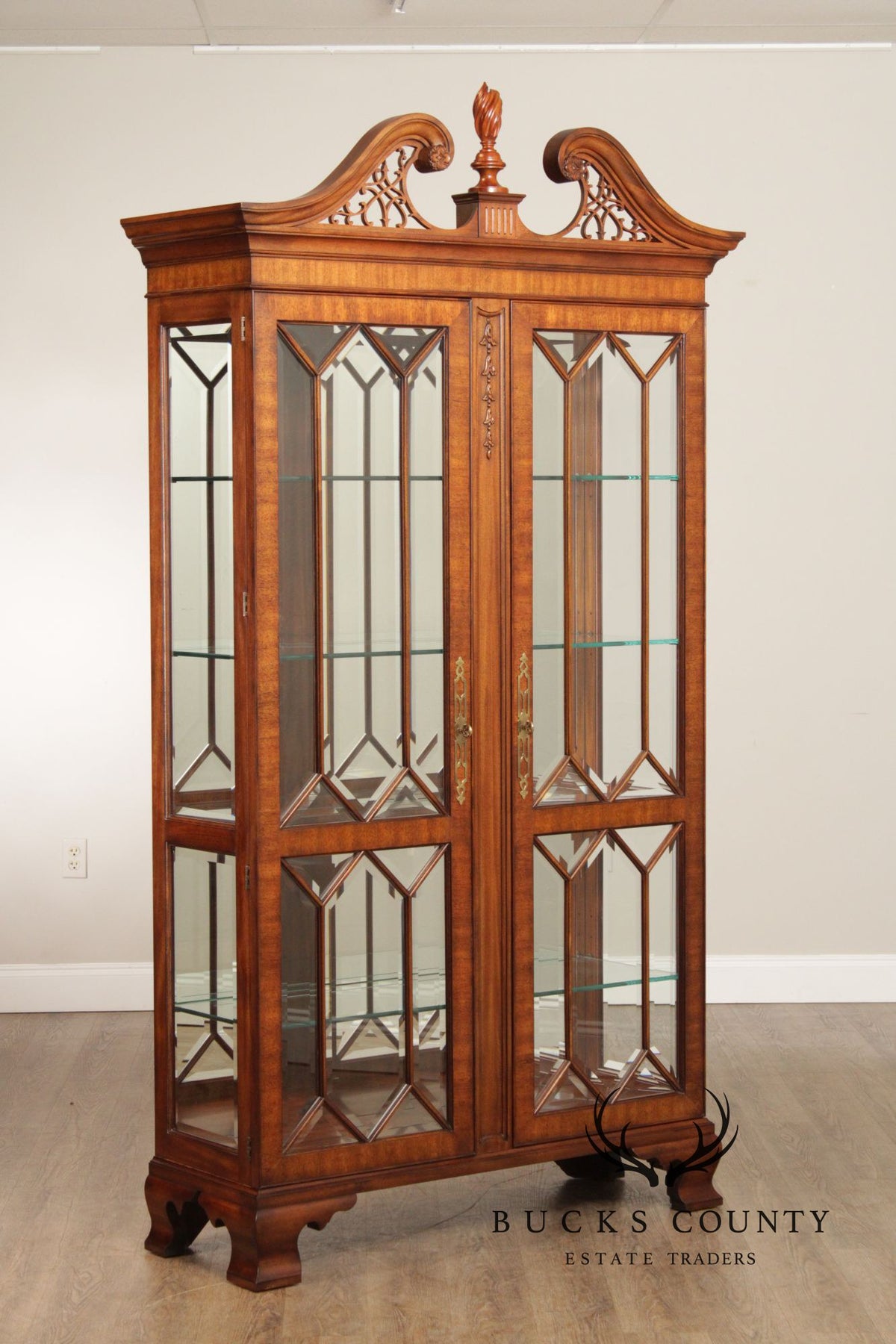 Henkel Harris Georgian Style Pair of Mahogany Display Case Cabinets