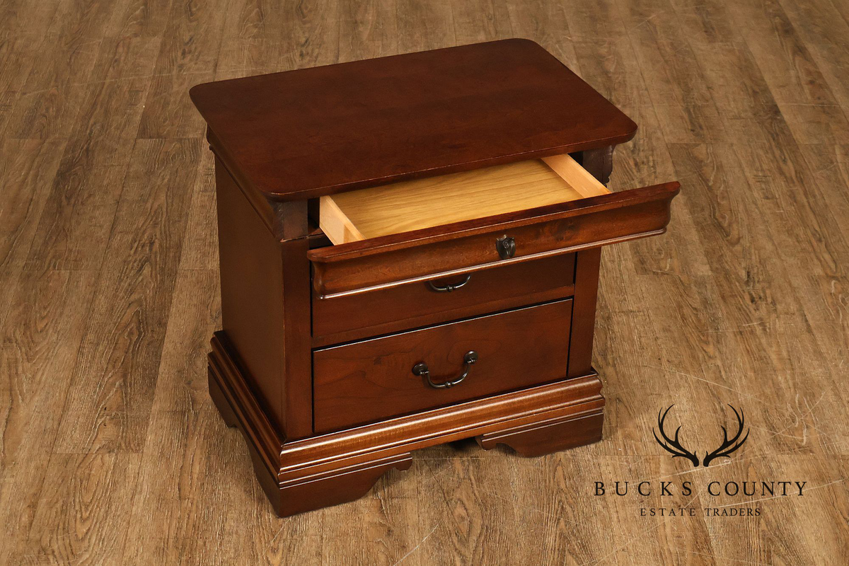 Broyhill Louis Philippe Style Pair Of Three-Drawer Nightstands