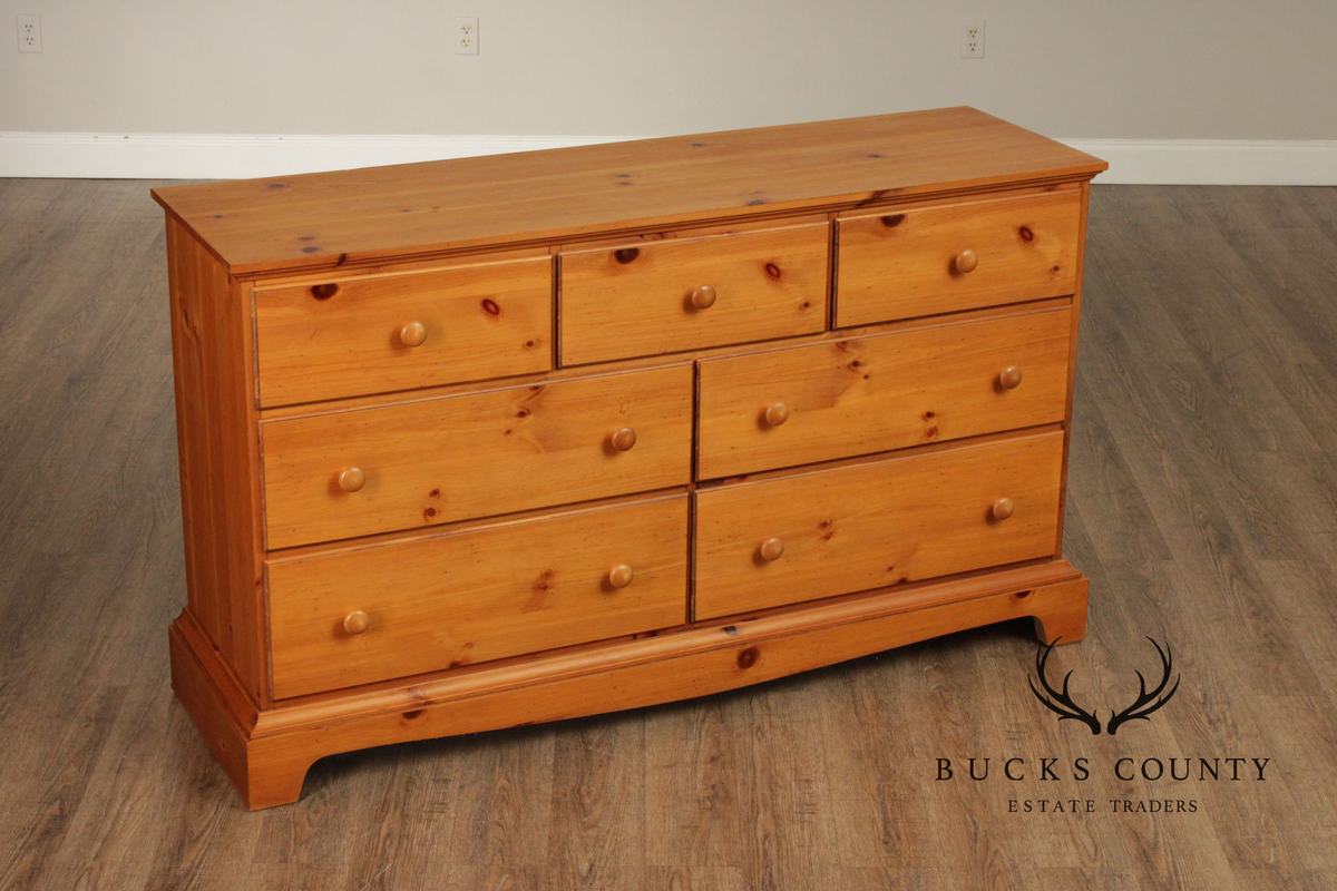 Lane 'The America Collection' Pine Dresser