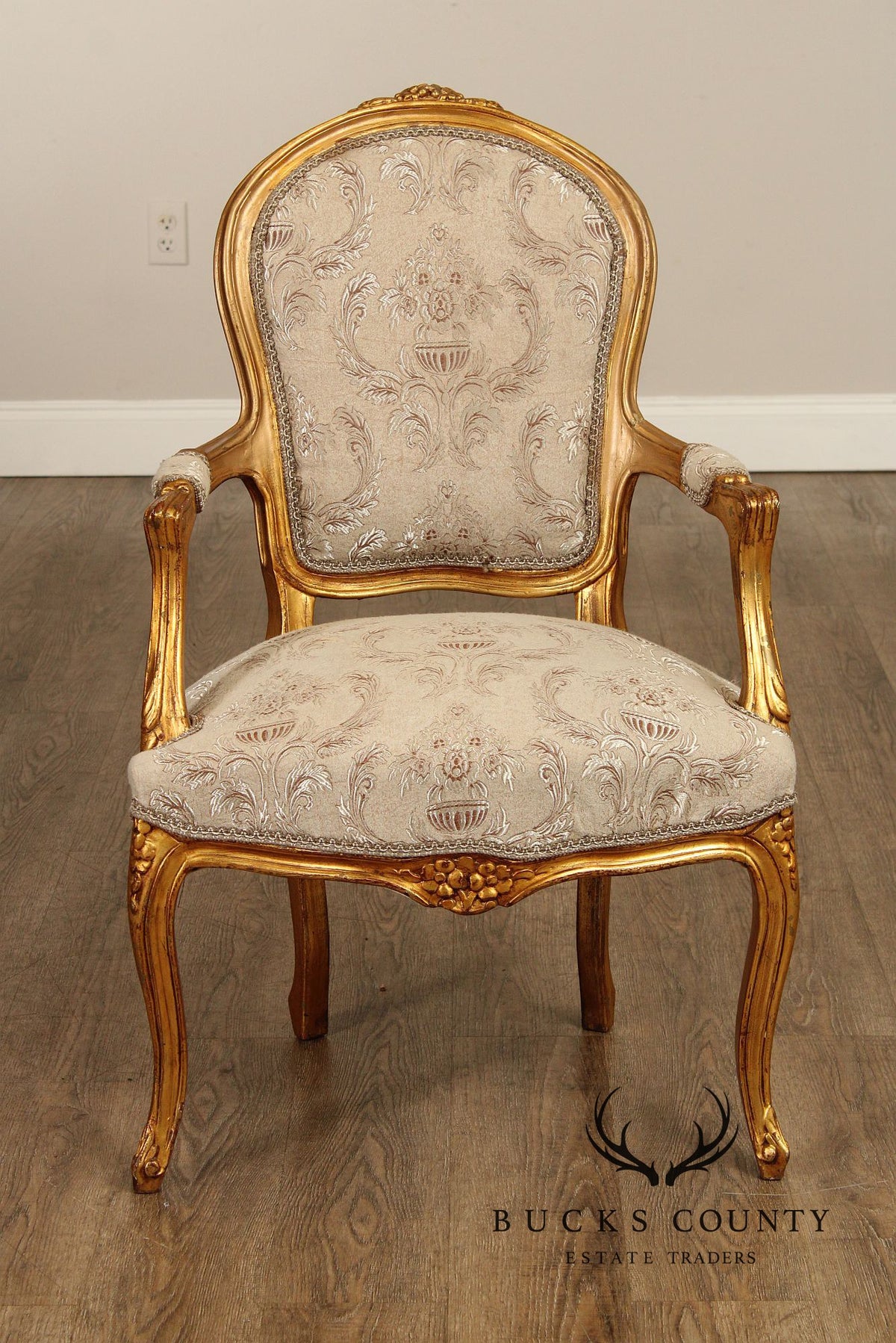 French Louis XV Style Pair of Giltwood Fauteuil Armchairs