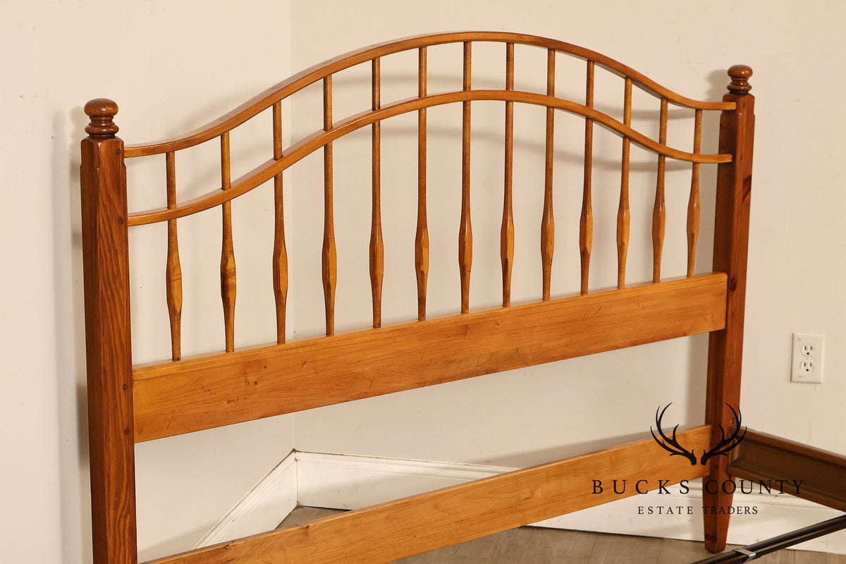 Ethan Allen 'Country Crossings' Queen Size Windsor Bed