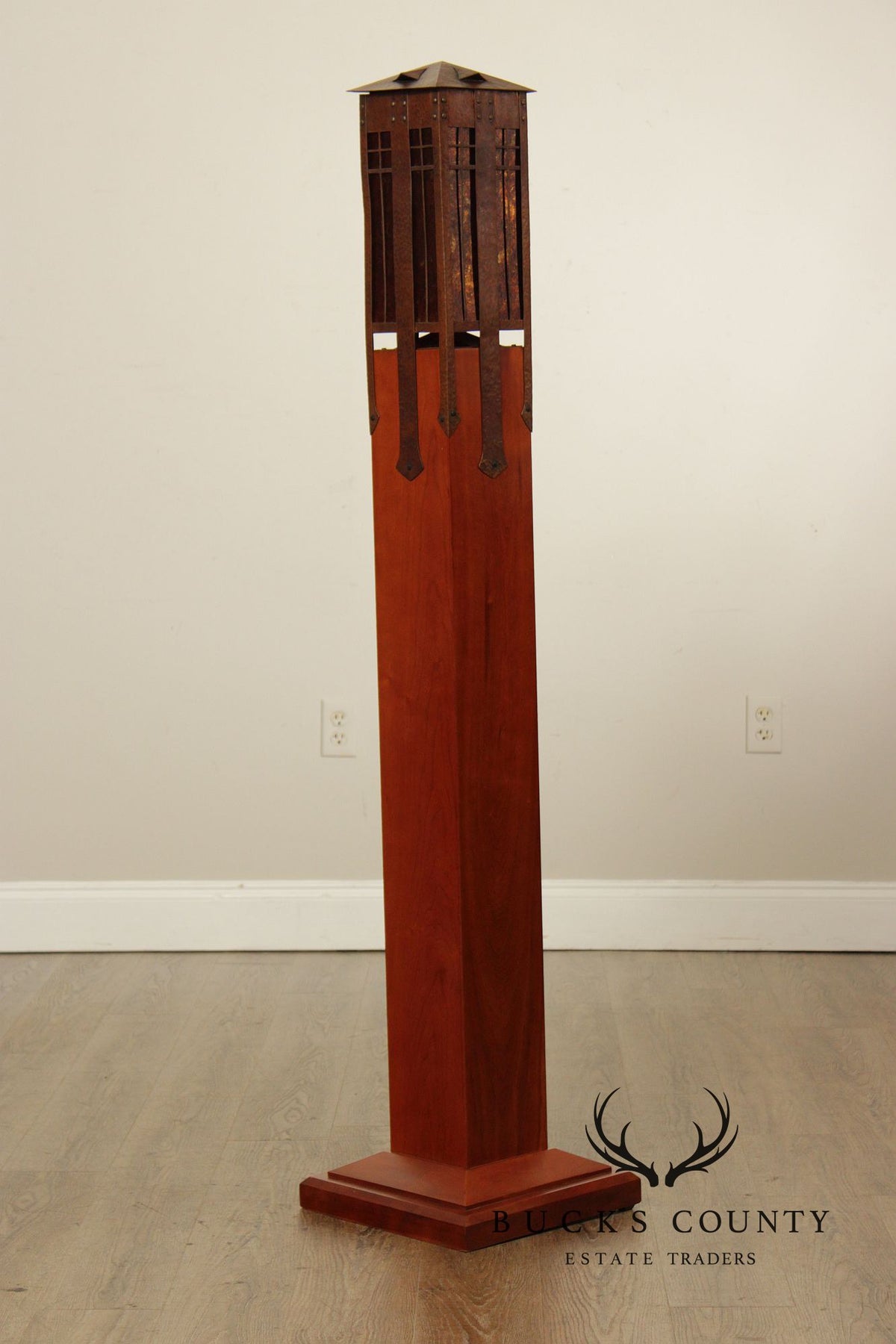 Stickley Mission Collection Cherry Gus Newel Post Lamp