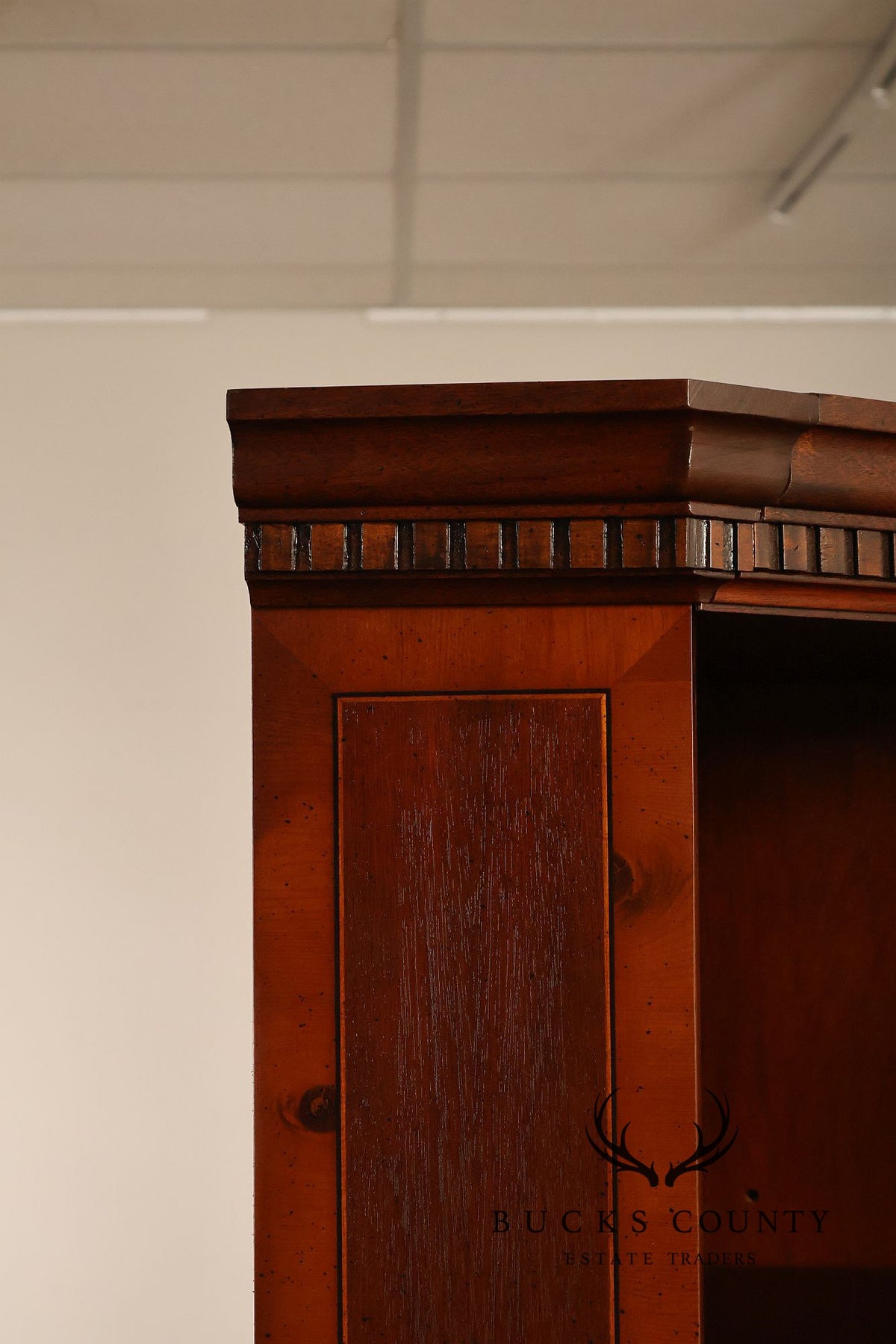 Heckman Furniture Federal Style Mahogany Corner Cabinet With Inlay
