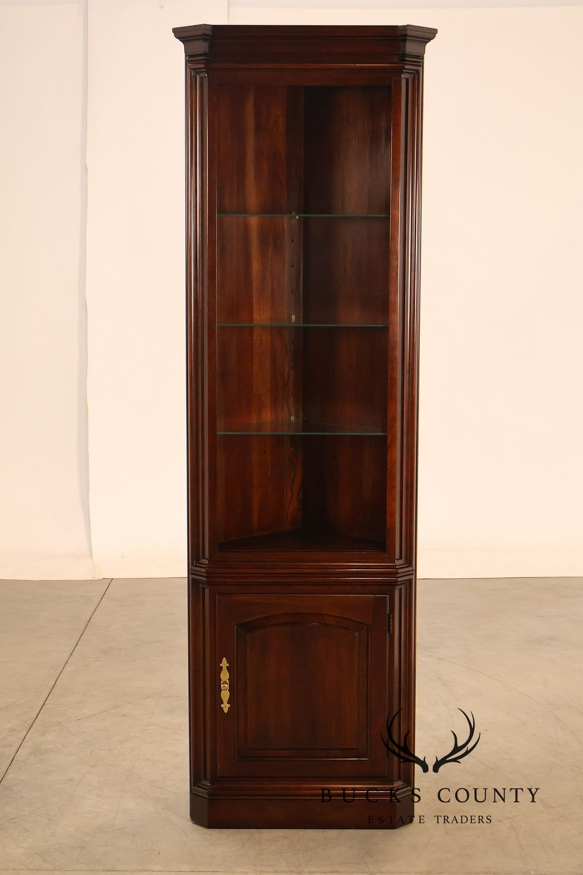 Statton Old Towne Cherry Georgian Corner Display Cabinet With Glass Shelves