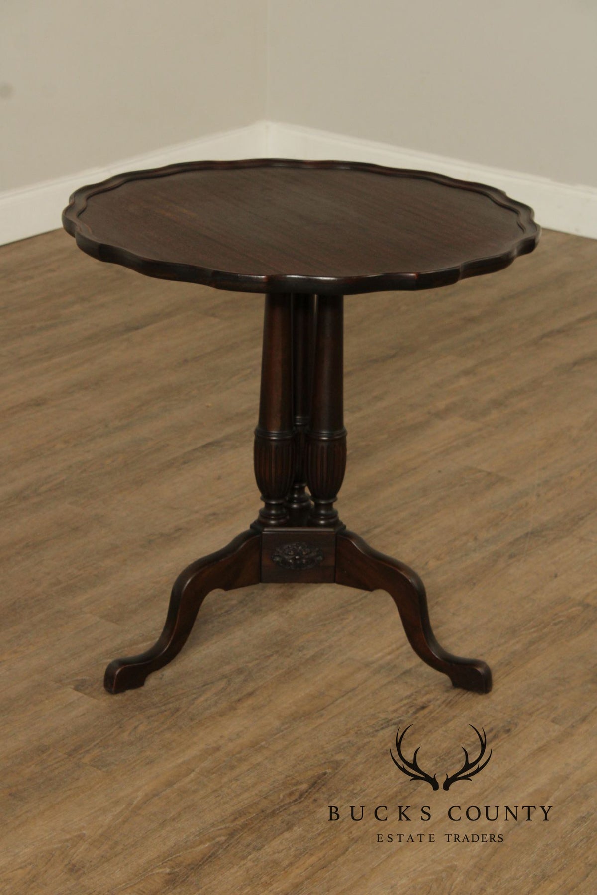 Queen Anne Style Mahogany Tilt Top Tea Table