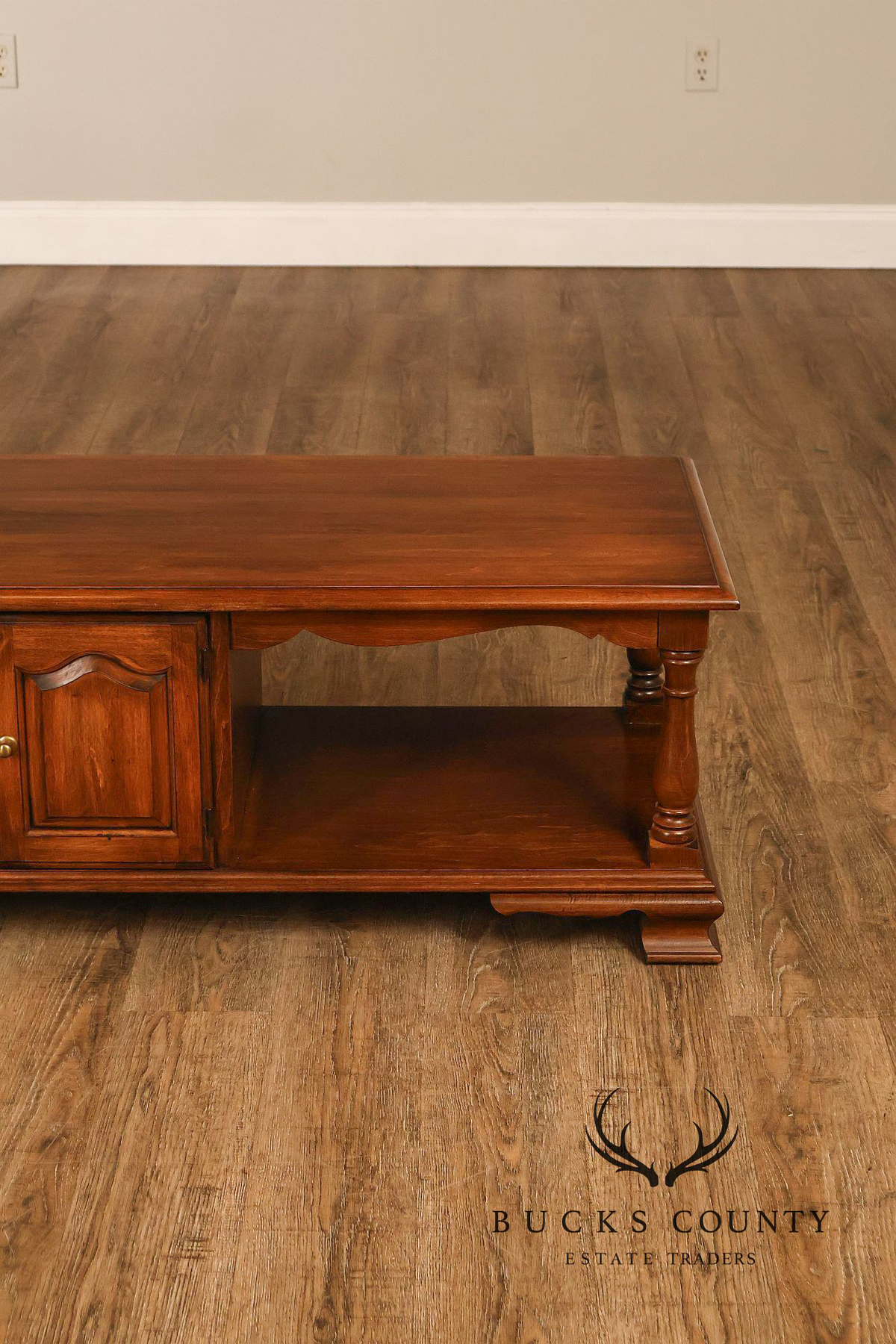 Pennsylvania House Traditional Style Vintage Maple Long Coffee Table With Cabinet Storage