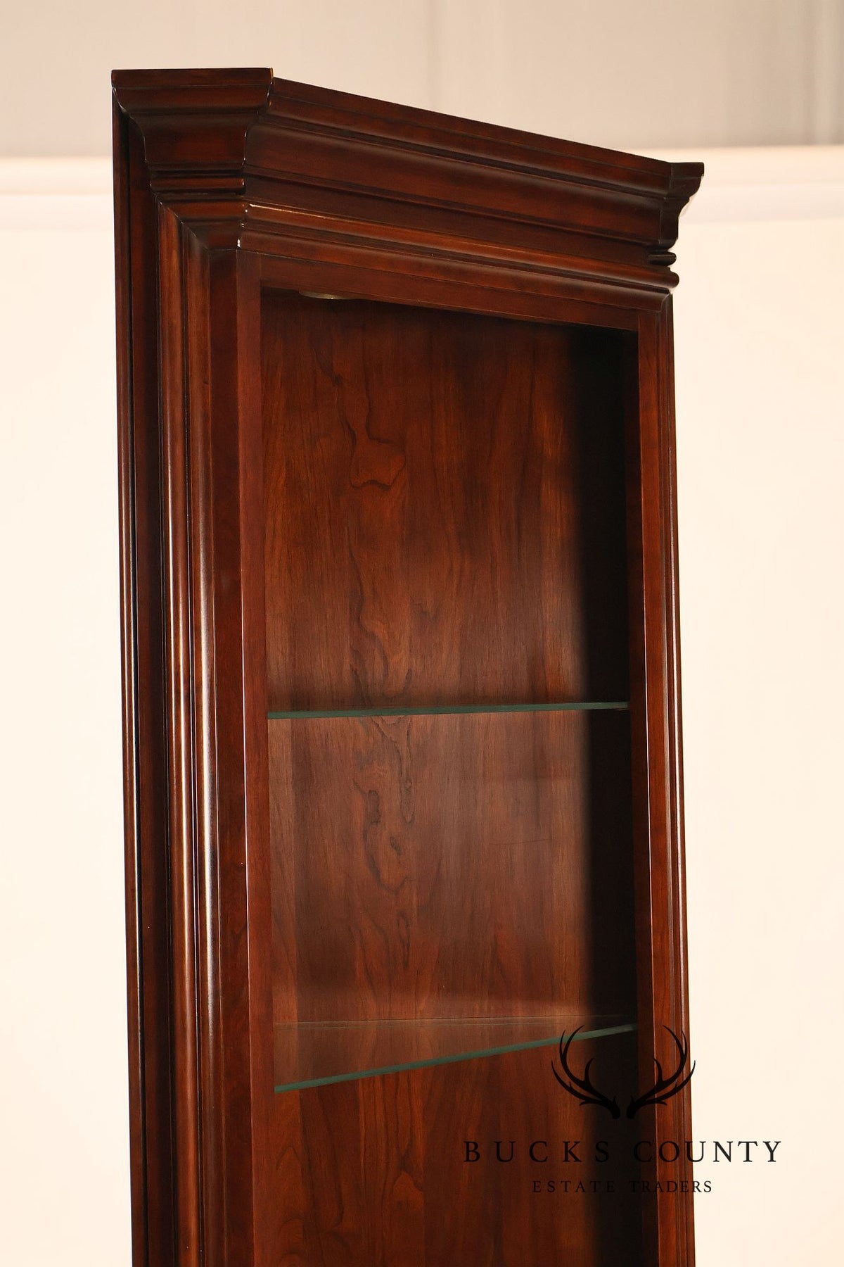 Statton Old Towne Cherry Georgian Corner Display Cabinet With Glass Shelves