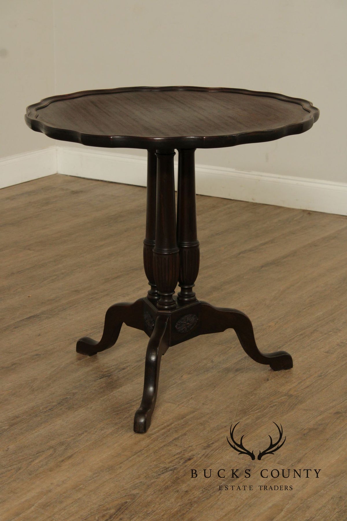 Queen Anne Style Mahogany Tilt Top Tea Table