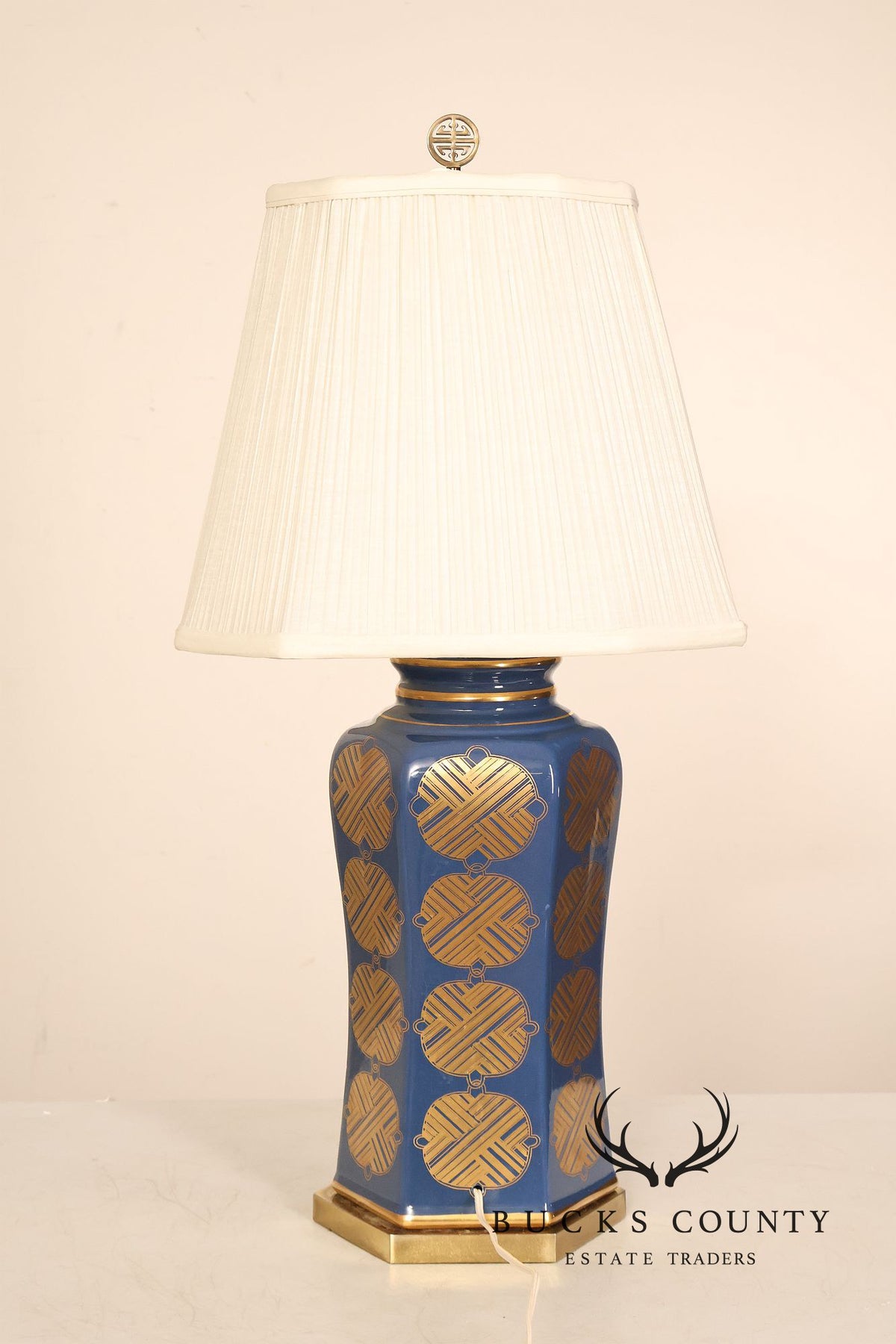 Contemporary Asian Style Pair of Porcelain Table Lamps