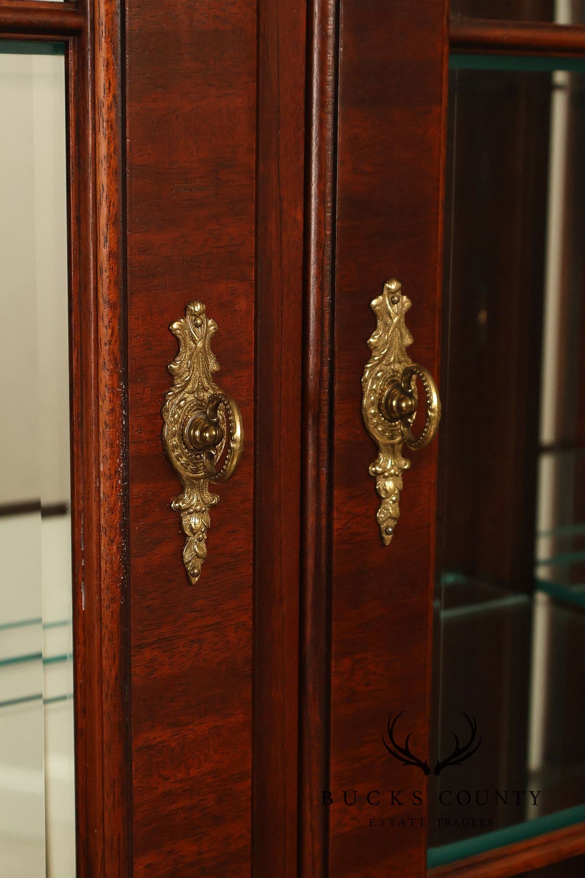 Ethan Allen 18th Century Collection Mahogany Inlaid Lighted China Cabinet