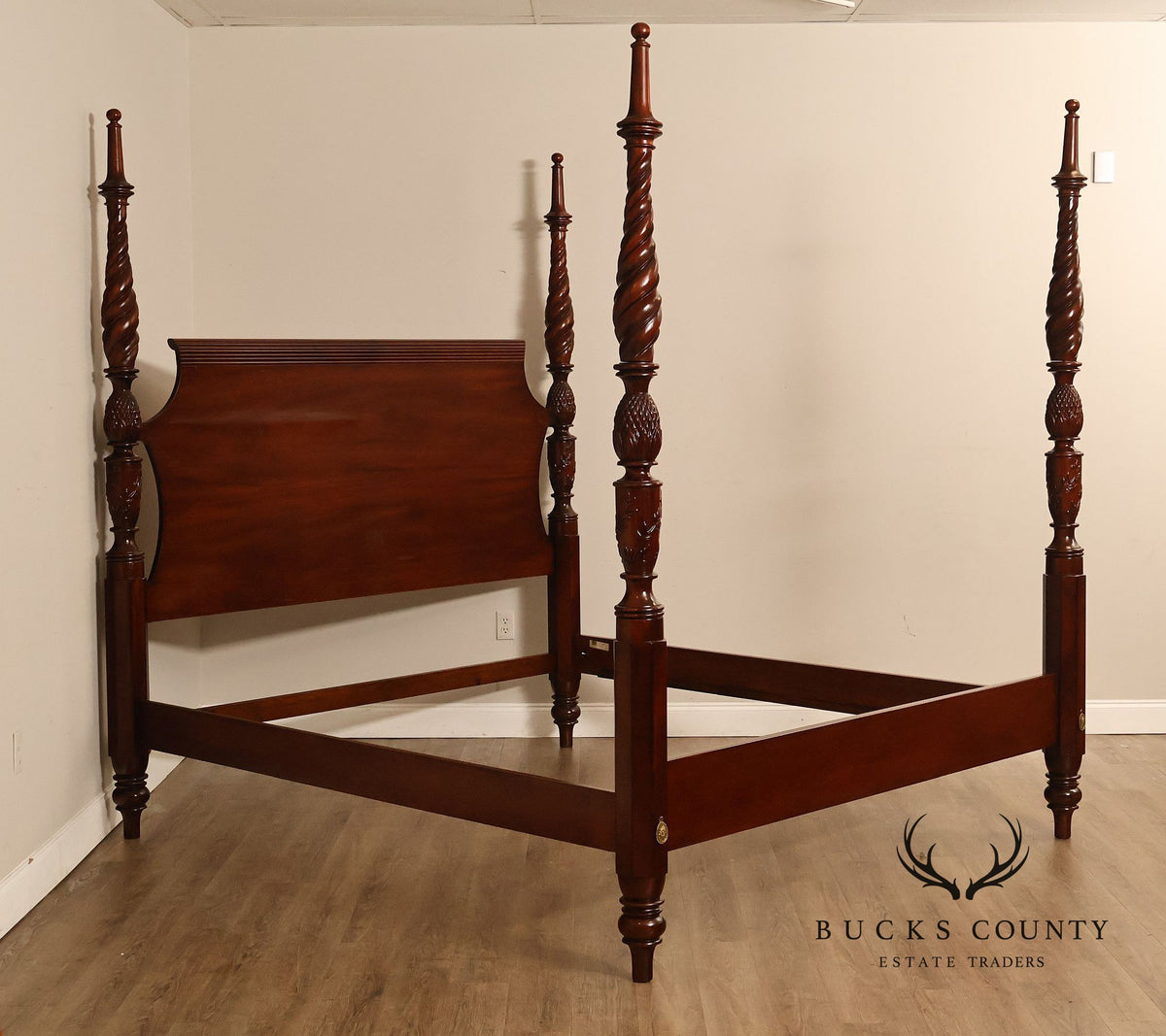 Lexington Furniture Carved Mahogany King Four Poster Bed
