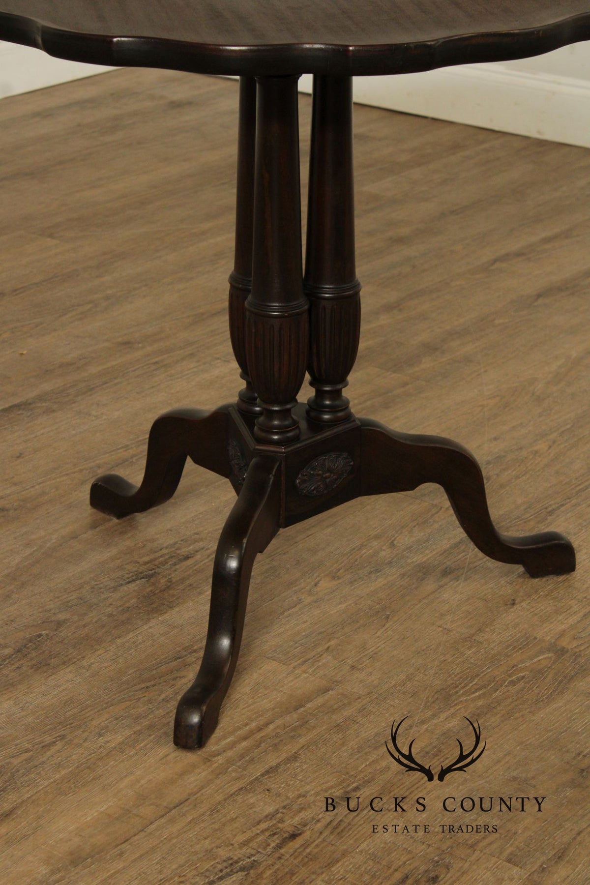 Queen Anne Style Mahogany Tilt Top Tea Table