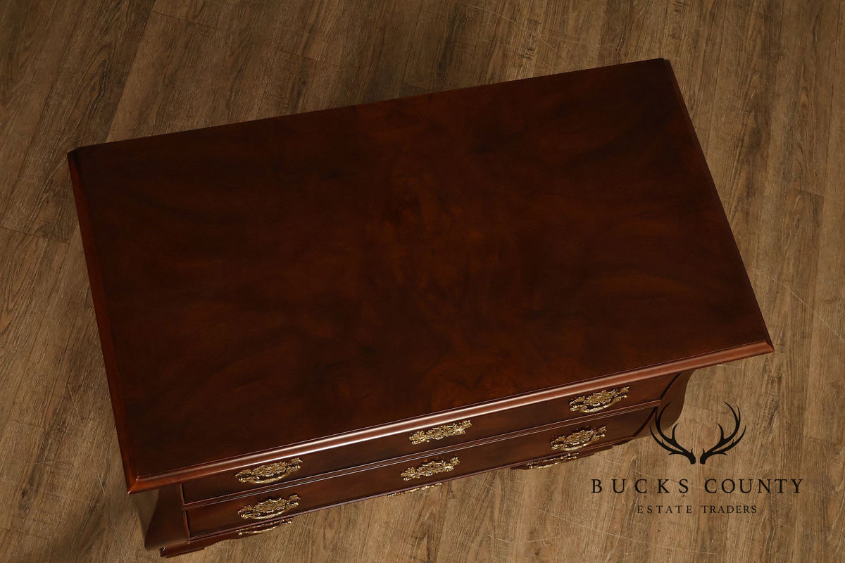 Henredon Chinese Chippendale Style Pair of Mahogany Bombe Chests