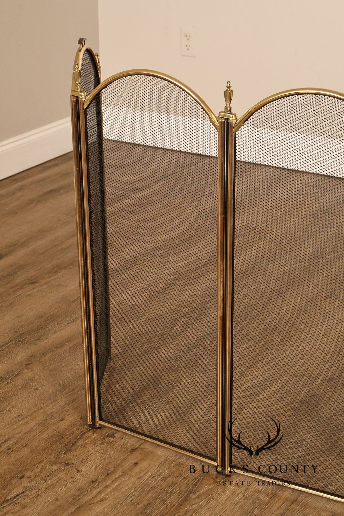 Traditional Four-Panel Arched Fireplace Screen