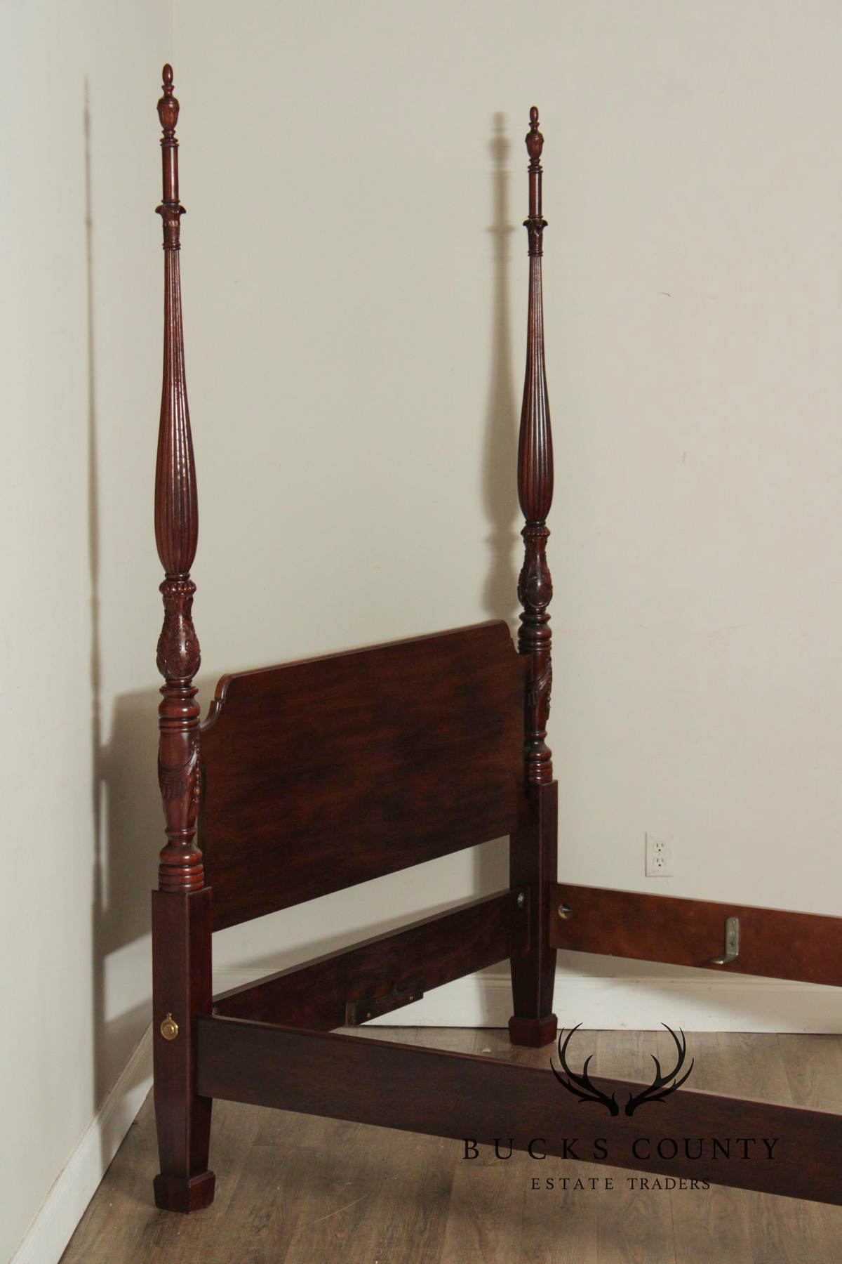 Henredon Georgian Chippendale Style Mahogany Traditional Queen Poster Bed