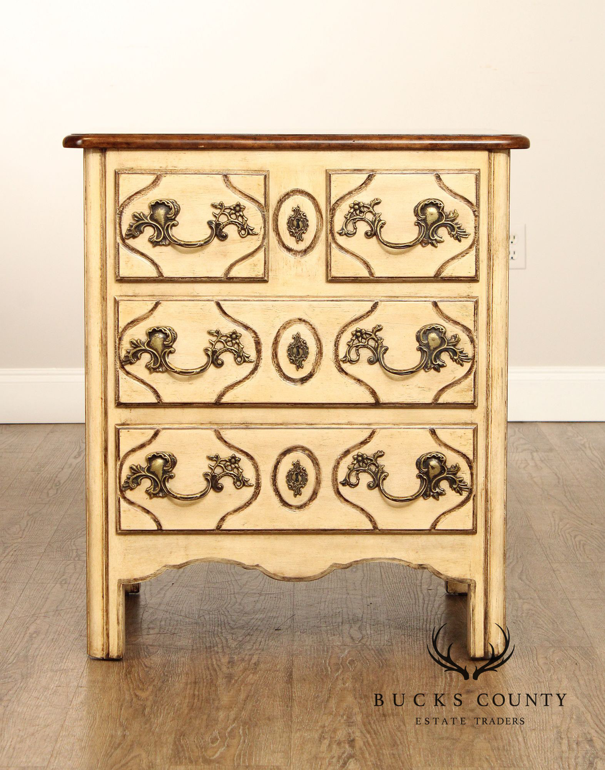 French Provincial Style Pair of Painted Nightstands Chests