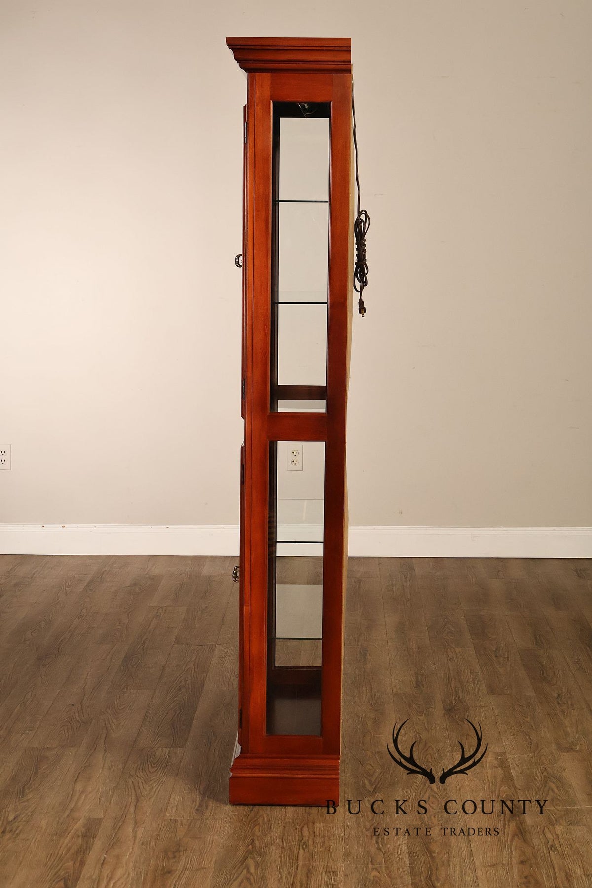 Pulaski Furniture Curio Display Cabinet