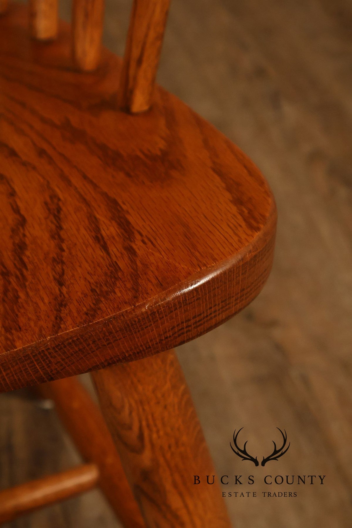 Richardson Brothers Colonial Windsor Style Set Of Seven Oak Dining Chairs