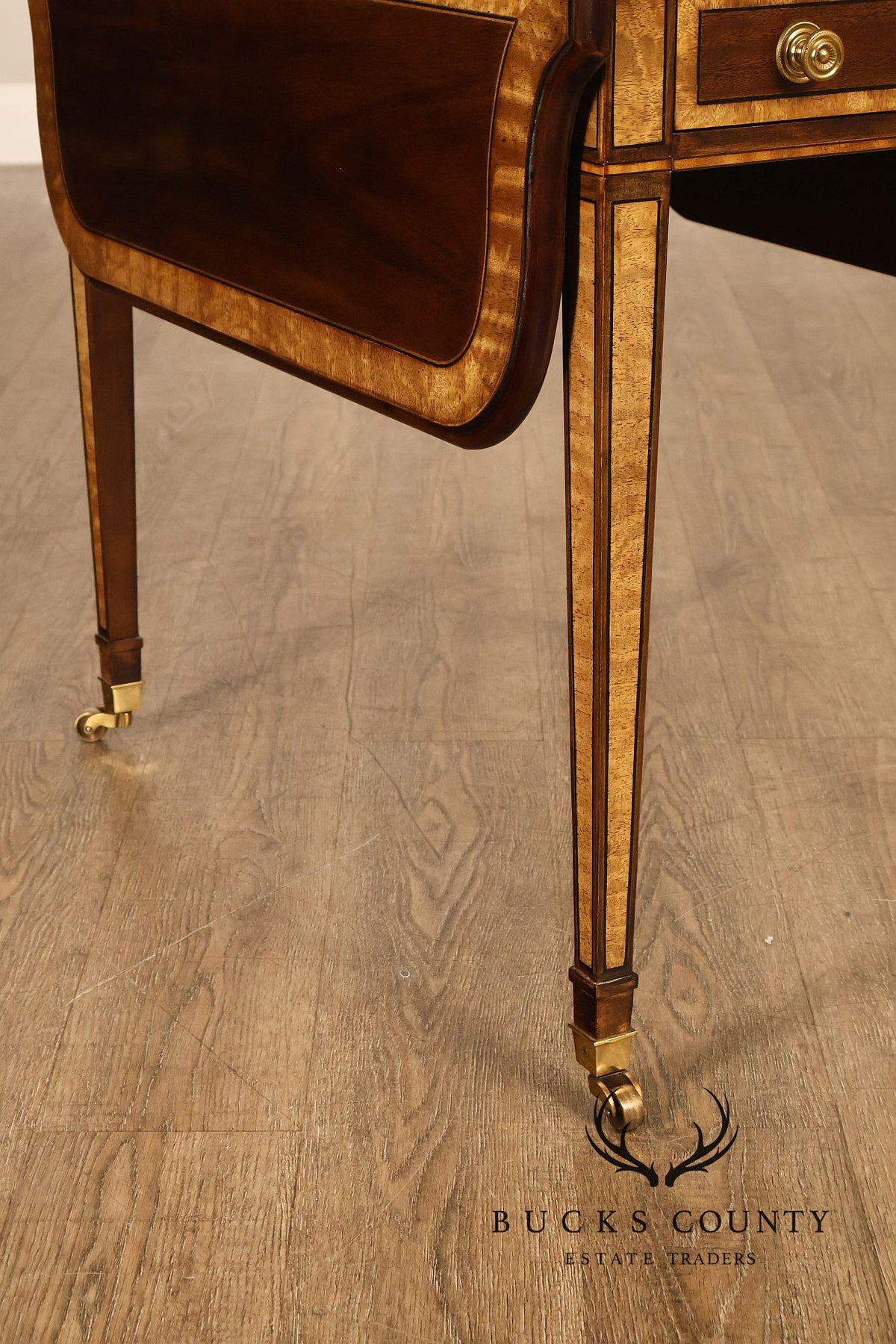 Henredon Historic Natchez Collection Mahogany And Burl Drop Leaf Pembroke Side Table