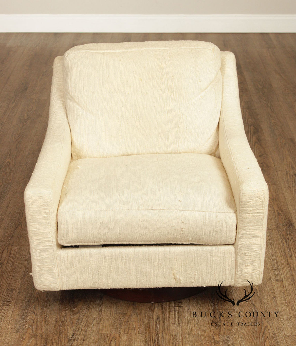 Selig Mid Century Modern Swivel Lounge Chair