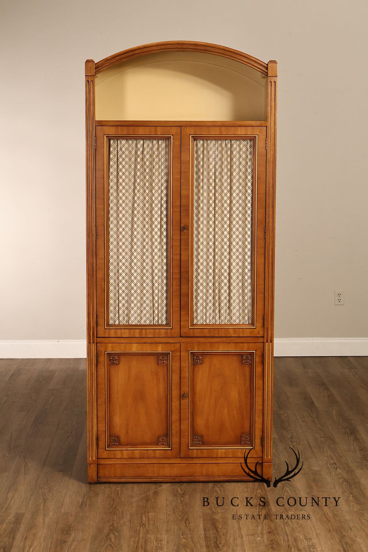 Henredon Vintage Pair Of Walnut Louis XVI Style Bookcases