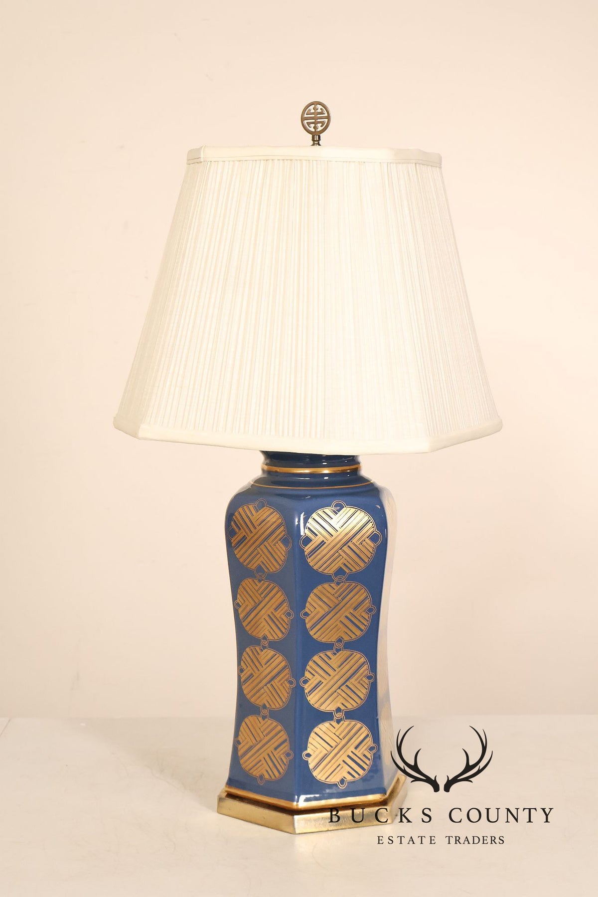 Contemporary Asian Style Pair of Porcelain Table Lamps