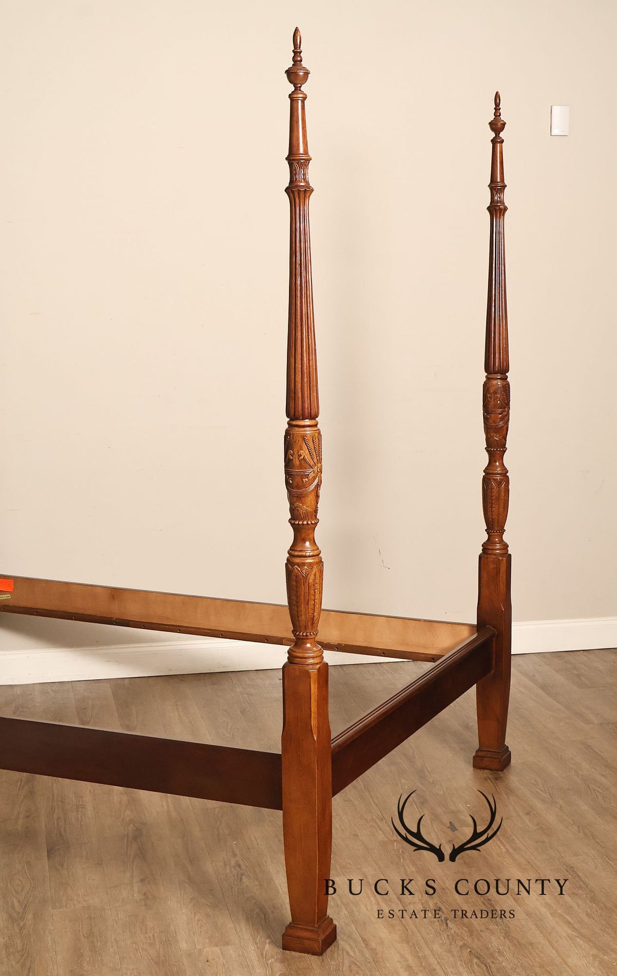 Thomasville Traditional Queen Size Poster Bed