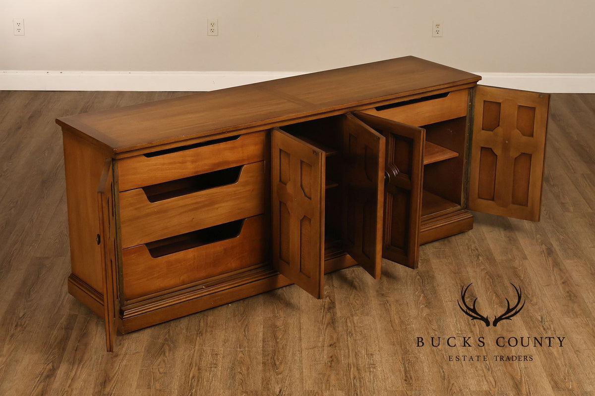 Henredon Mid Century Modern Walnut Sideboard