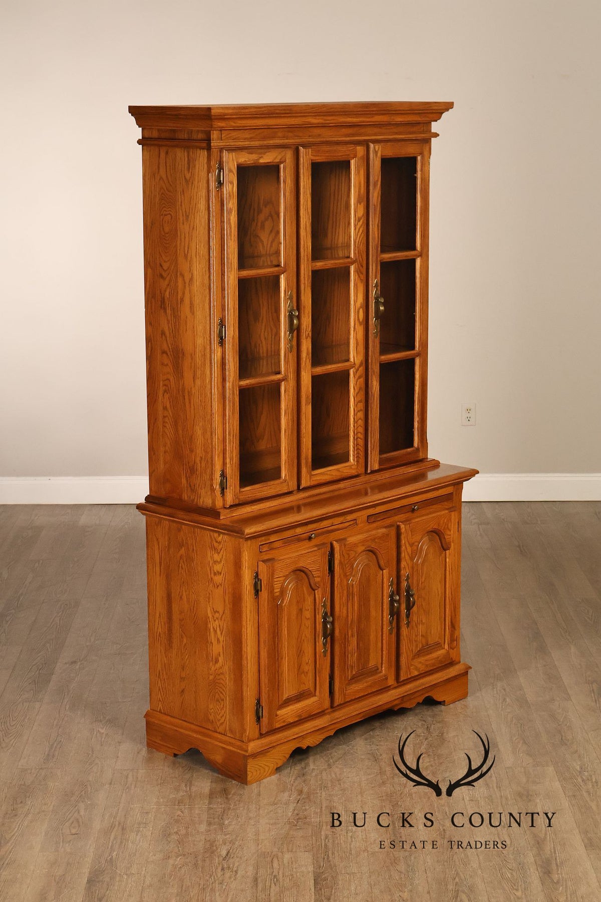 Nichols And Stone Oak Lighted China Cabinet