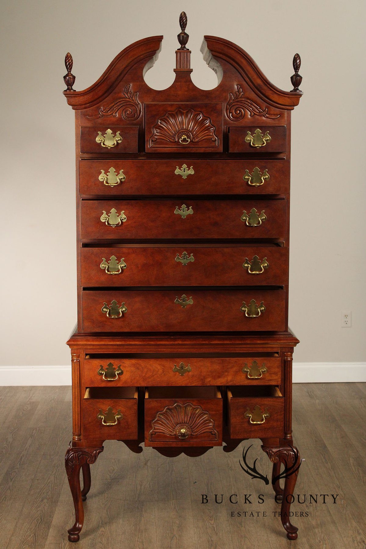 Thomasville 'The Mahogany Collection' Queen Anne Style Highboy