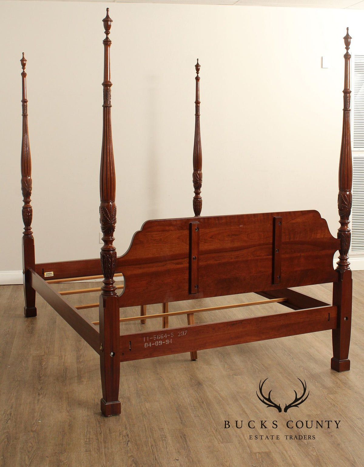 Ethan Allen 'Georgian Court' Cherry Rice Carved Queen Size Poster Bed