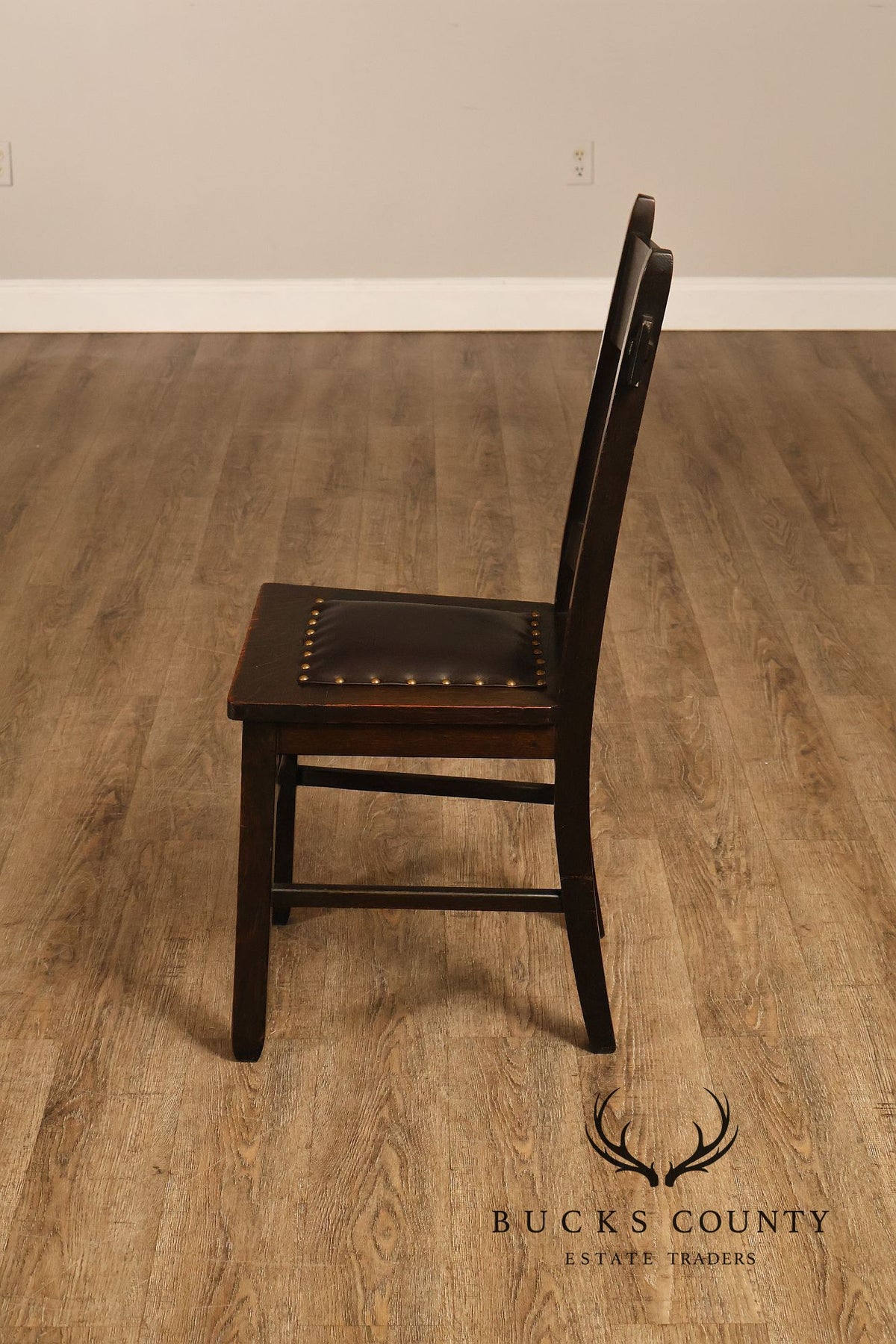 Mission Style Antique Oak Rabbit Ear Side Chair With Leather Seat