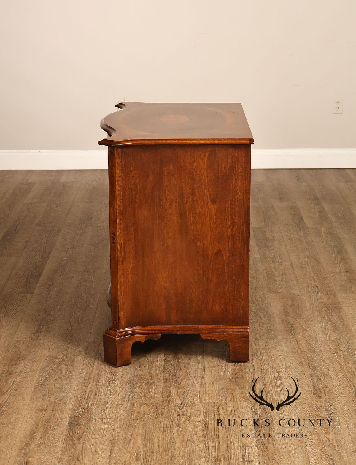 Henredon Historic Natchez Collection Inlaid Mahogany Chest of Drawers