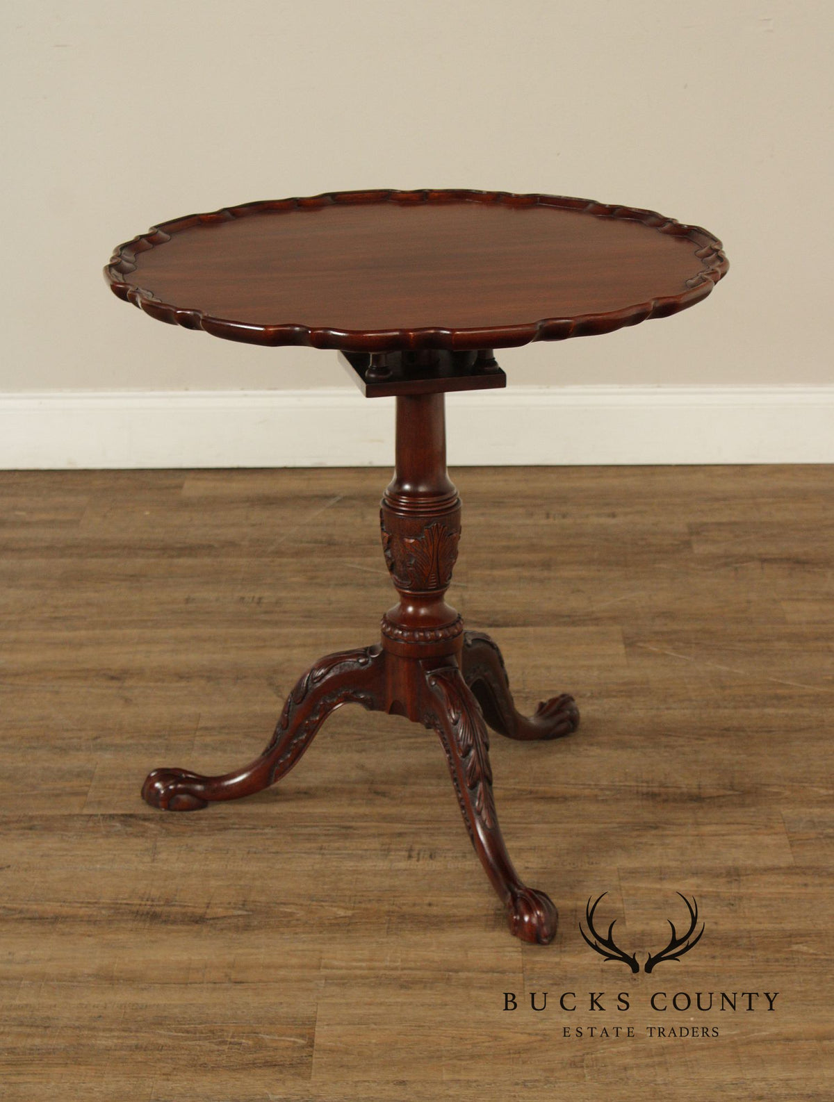 Henkel Harris Chippendale Style Mahogany Tilt Top Pie Crust Table