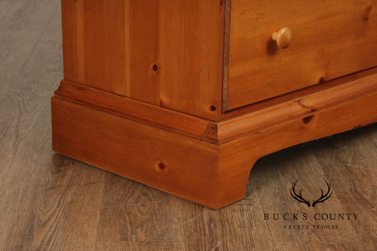 Lane 'The America Collection' Pine Dresser