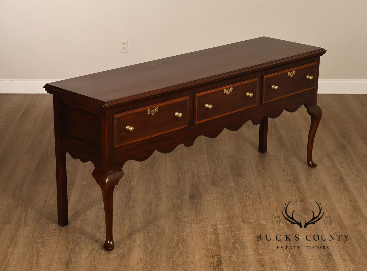 Henkel Harris Queen Anne Banded Mahogany Hunt Board