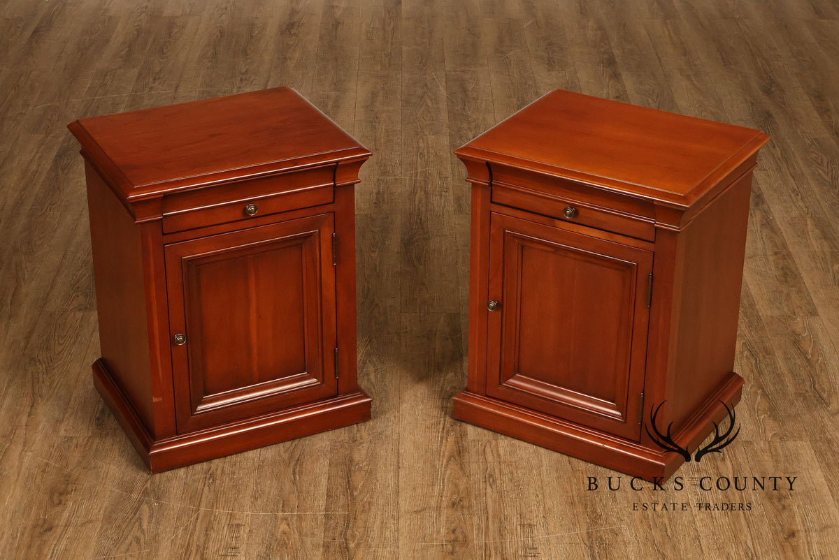 Ethan Allen 'Medallion' Pair of Cherry Bedside Cabinets Nightstands