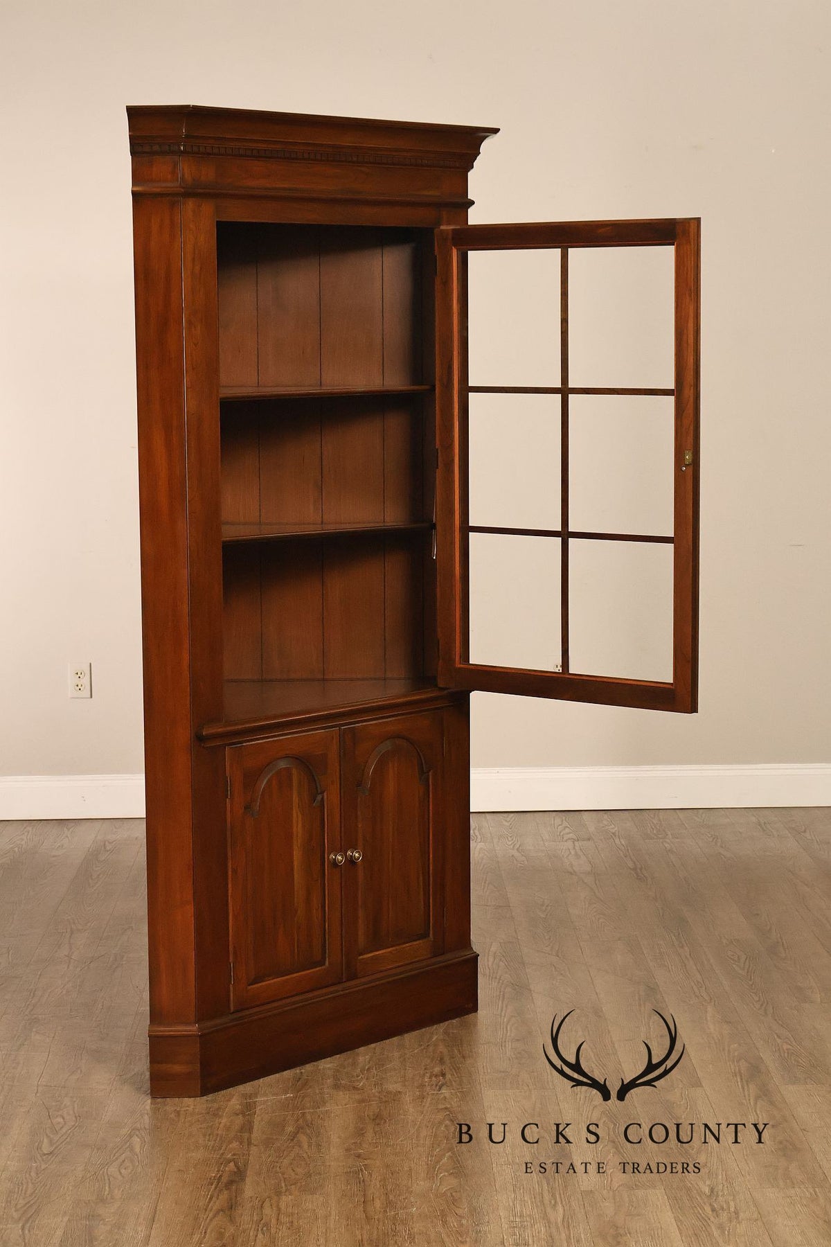 Pennsylvania House Georgian Pair of Lighted Corner Display Cabinets