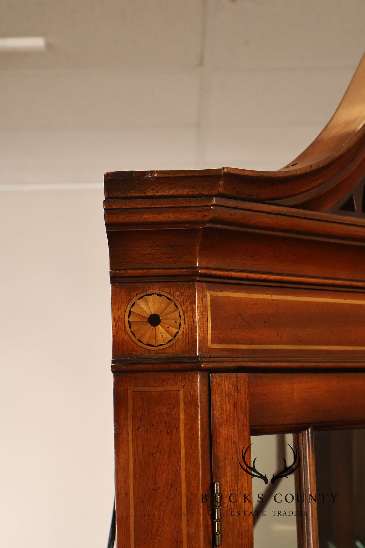 Georgian Style Lighted Mahogany Corner Cabinet