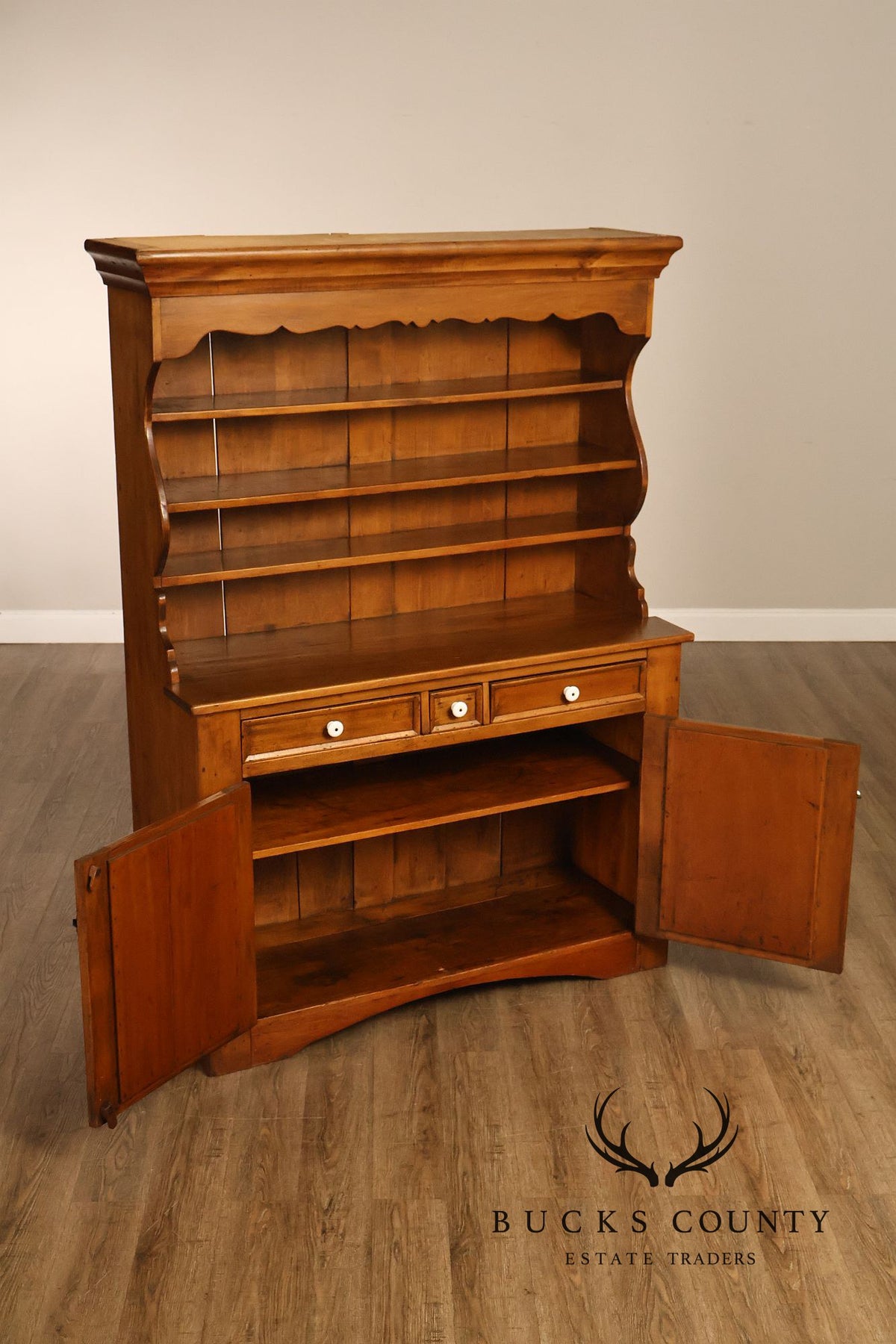Antique American Country Step-Back Hutch Cupboard With Open Shelves