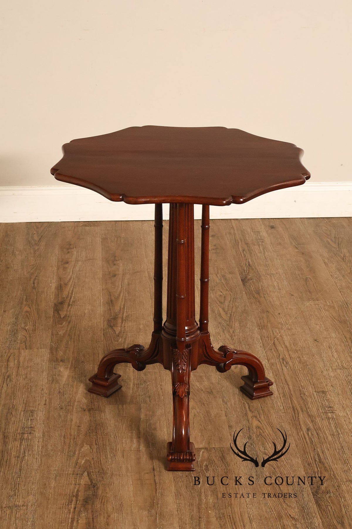 Georgian Style Mahogany Pie Crust Tilt Top Pedestal Table