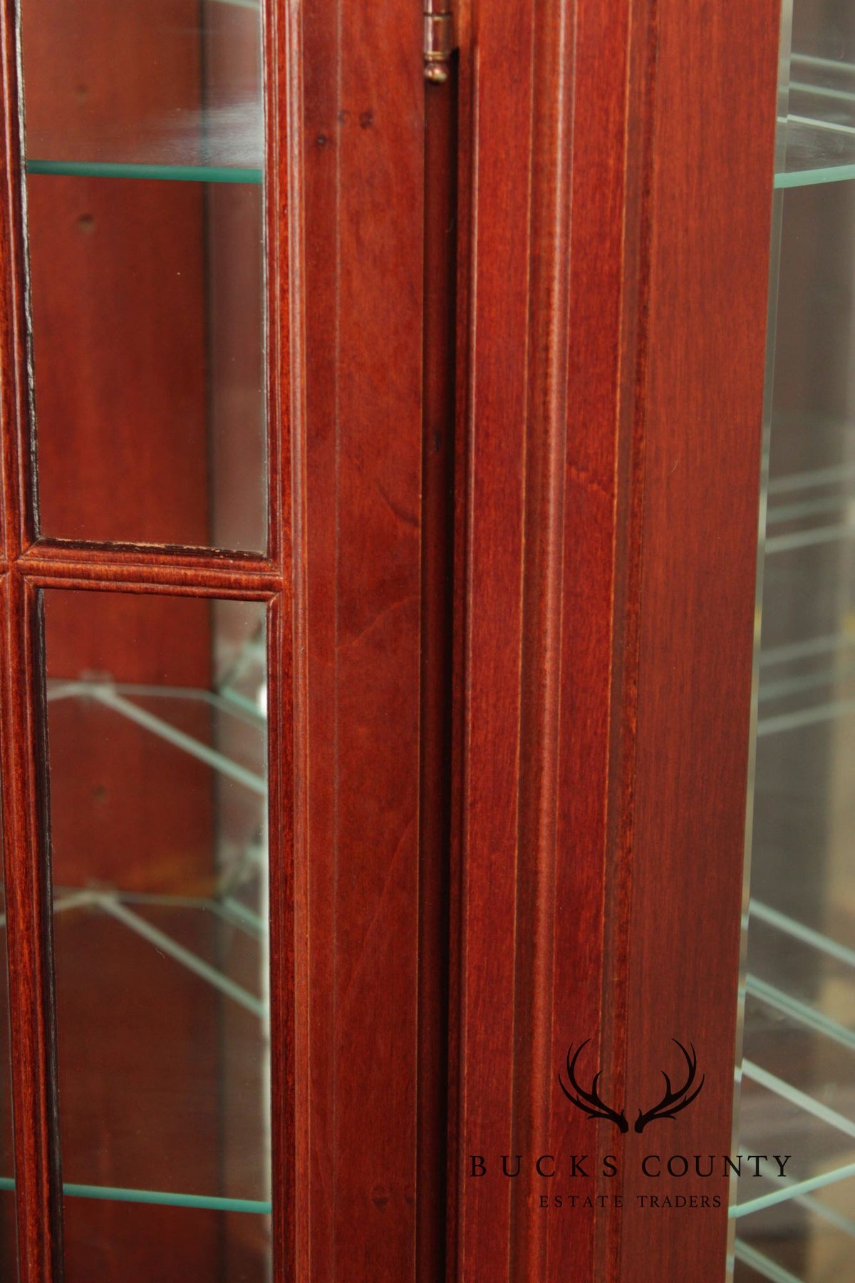 Pulaski Traditional Lighted Cherry Corner Curio Cabinet With Arched Pediment