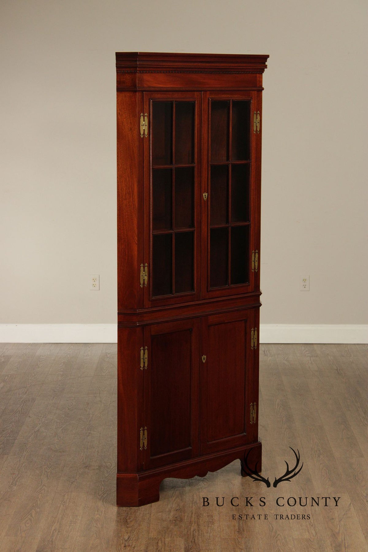 Craftique Chippendale Style Mahogany Corner Cabinet