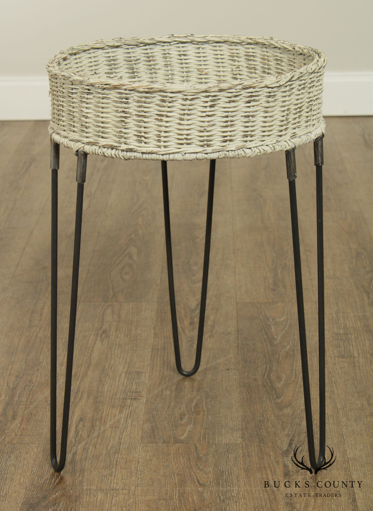 Round Wicker Planter Table With Hairpin Legs